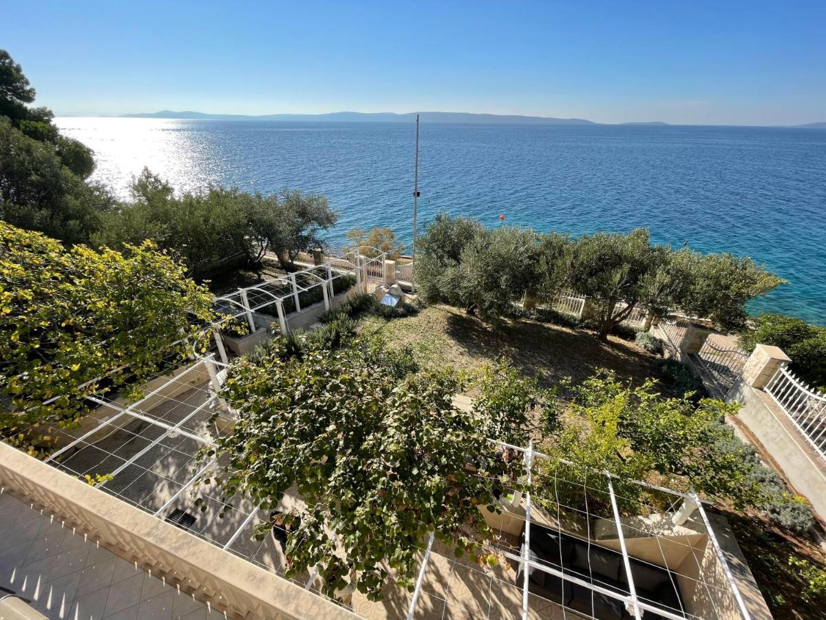 Luxury Seaside Villa With A Classic Mediterranean Olive Garden, A Fully Equipped Professional Kitchen, Pool, Sauna, Padle Boards And Canoe - Miolin Beach House Трогир Екстериор снимка