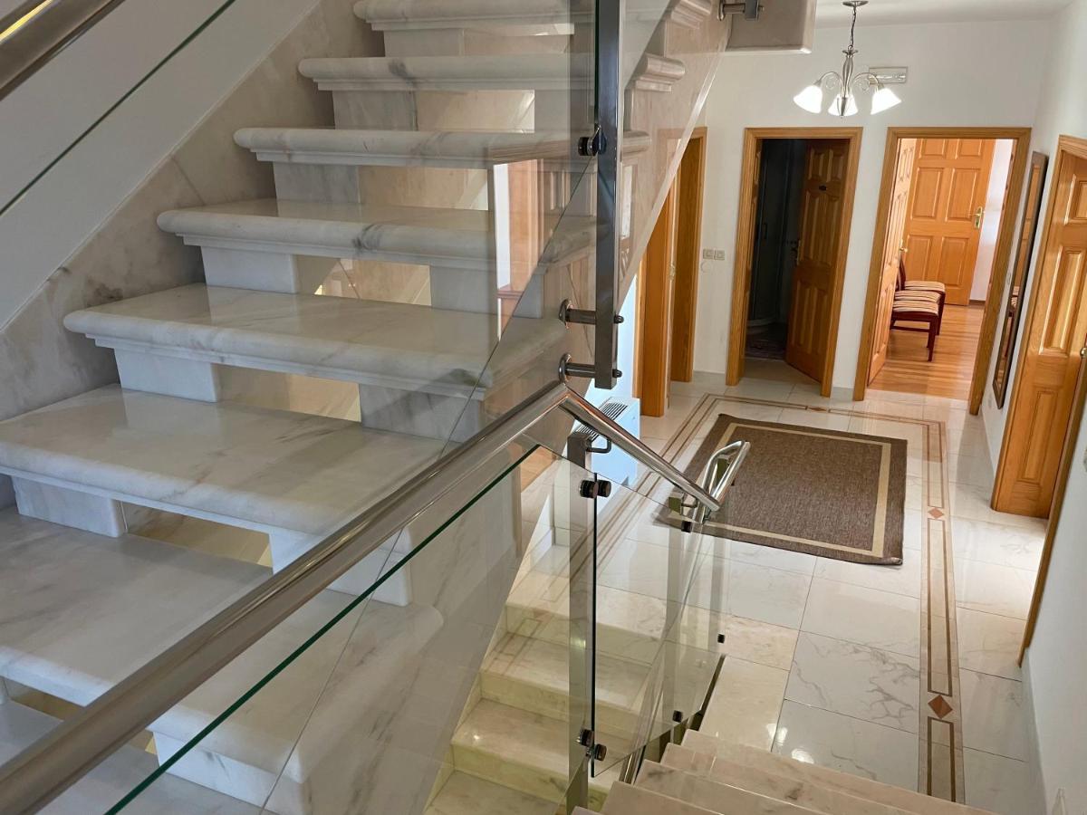 Luxury Seaside Villa With A Classic Mediterranean Olive Garden, A Fully Equipped Professional Kitchen, Pool, Sauna, Padle Boards And Canoe - Miolin Beach House Трогир Екстериор снимка