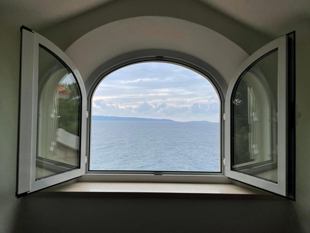 Luxury Seaside Villa With A Classic Mediterranean Olive Garden, A Fully Equipped Professional Kitchen, Pool, Sauna, Padle Boards And Canoe - Miolin Beach House Трогир Екстериор снимка