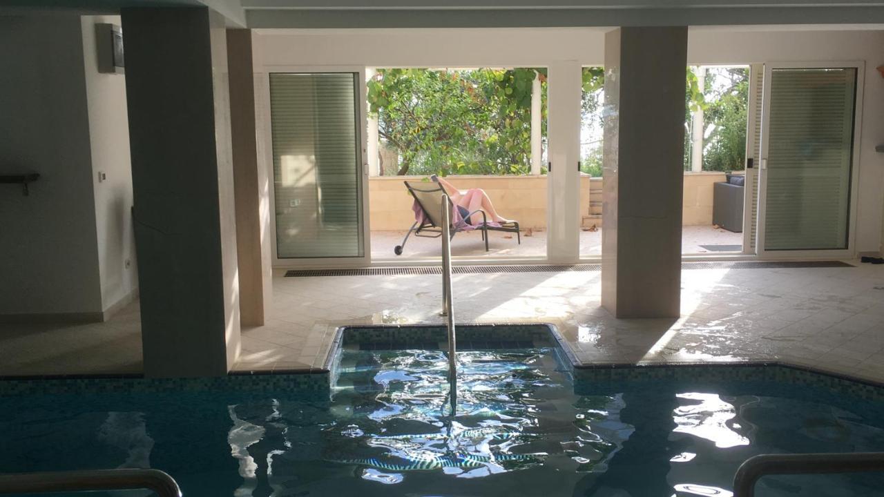 Luxury Seaside Villa With A Classic Mediterranean Olive Garden, A Fully Equipped Professional Kitchen, Pool, Sauna, Padle Boards And Canoe - Miolin Beach House Трогир Екстериор снимка