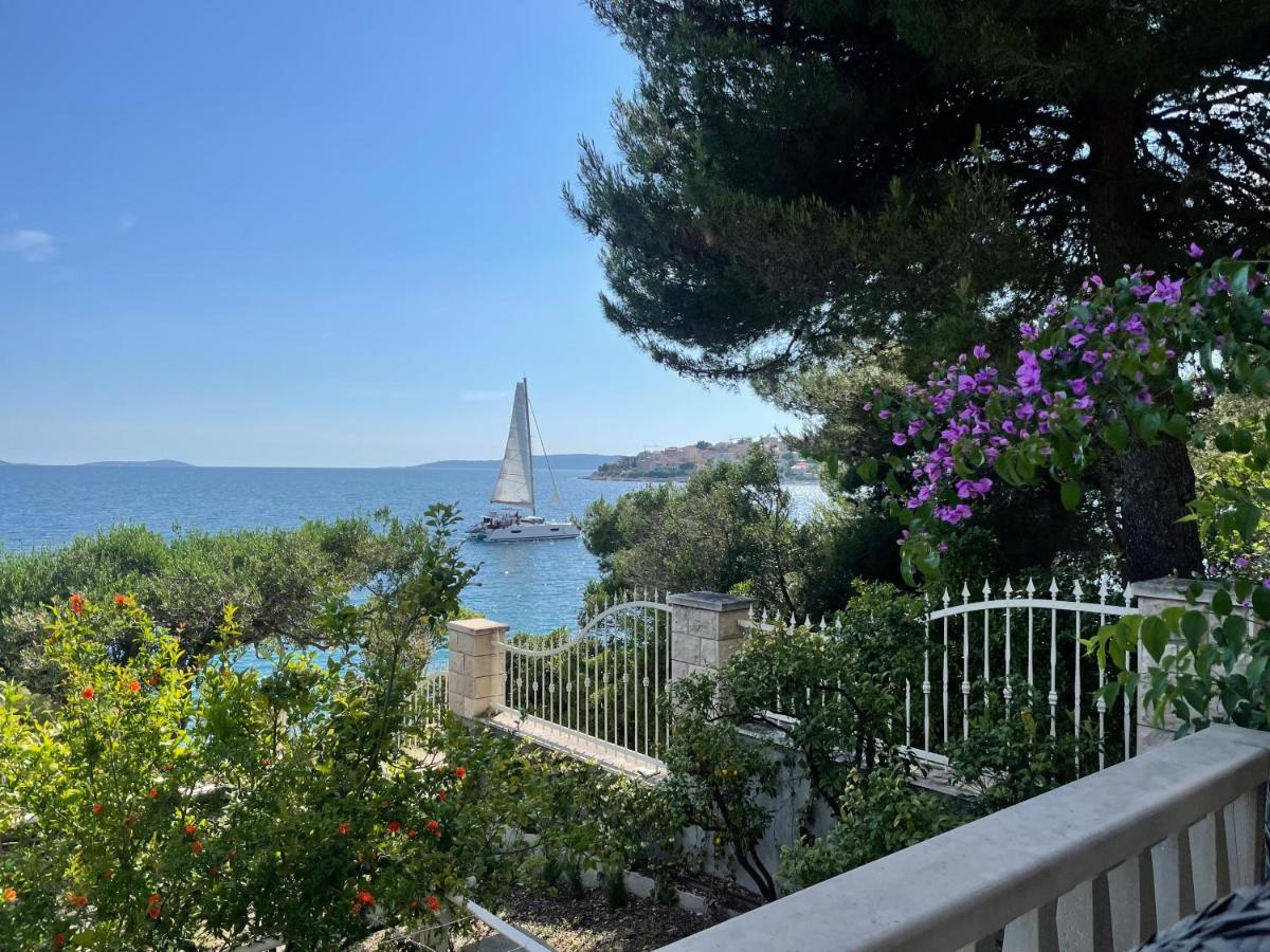 Luxury Seaside Villa With A Classic Mediterranean Olive Garden, A Fully Equipped Professional Kitchen, Pool, Sauna, Padle Boards And Canoe - Miolin Beach House Трогир Екстериор снимка