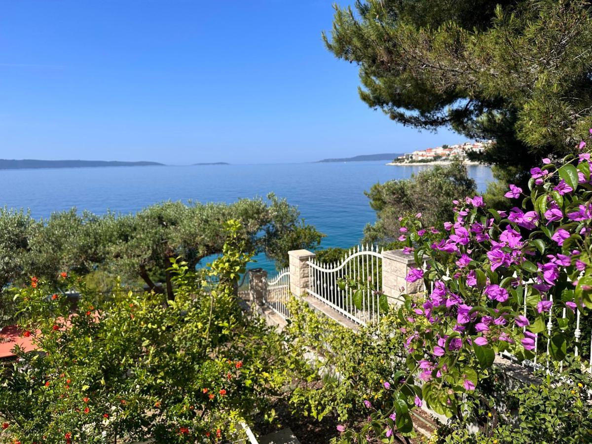 Luxury Seaside Villa With A Classic Mediterranean Olive Garden, A Fully Equipped Professional Kitchen, Pool, Sauna, Padle Boards And Canoe - Miolin Beach House Трогир Екстериор снимка