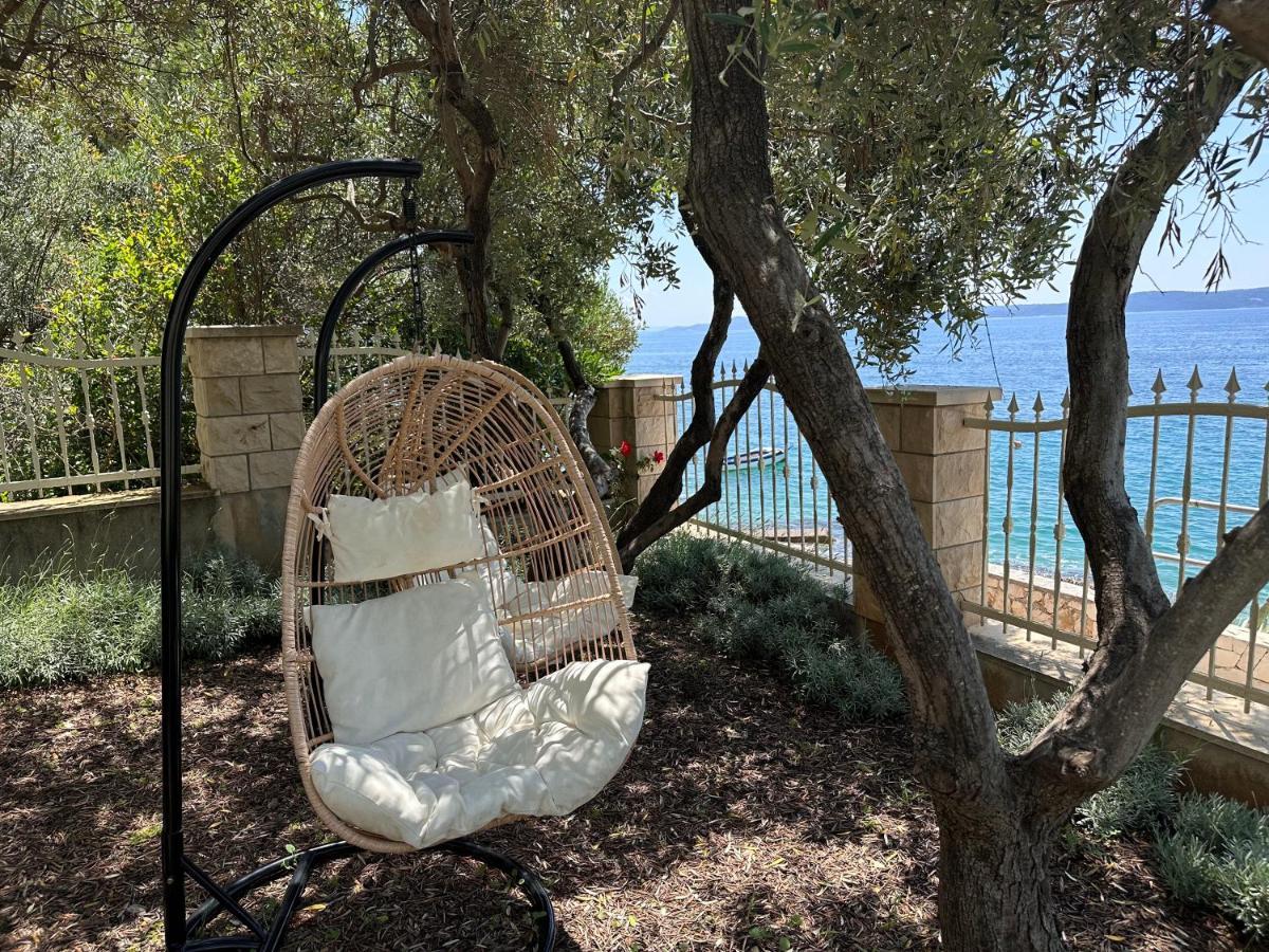 Luxury Seaside Villa With A Classic Mediterranean Olive Garden, A Fully Equipped Professional Kitchen, Pool, Sauna, Padle Boards And Canoe - Miolin Beach House Трогир Екстериор снимка