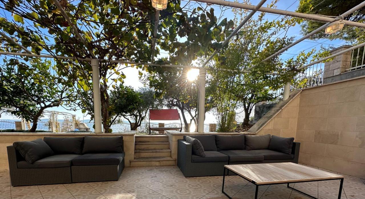 Luxury Seaside Villa With A Classic Mediterranean Olive Garden, A Fully Equipped Professional Kitchen, Pool, Sauna, Padle Boards And Canoe - Miolin Beach House Трогир Екстериор снимка
