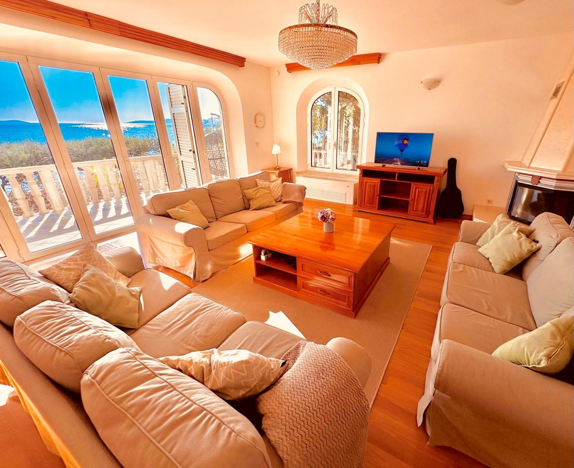 Luxury Seaside Villa With A Classic Mediterranean Olive Garden, A Fully Equipped Professional Kitchen, Pool, Sauna, Padle Boards And Canoe - Miolin Beach House Трогир Екстериор снимка