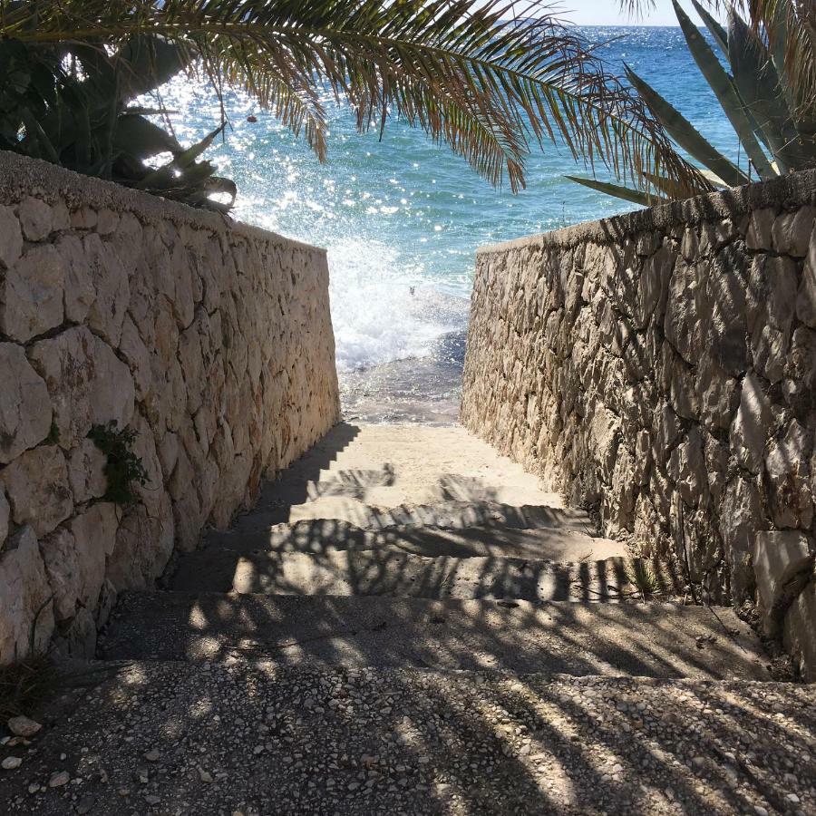 Luxury Seaside Villa With A Classic Mediterranean Olive Garden, A Fully Equipped Professional Kitchen, Pool, Sauna, Padle Boards And Canoe - Miolin Beach House Трогир Екстериор снимка