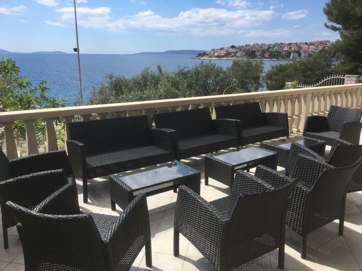 Luxury Seaside Villa With A Classic Mediterranean Olive Garden, A Fully Equipped Professional Kitchen, Pool, Sauna, Padle Boards And Canoe - Miolin Beach House Трогир Екстериор снимка
